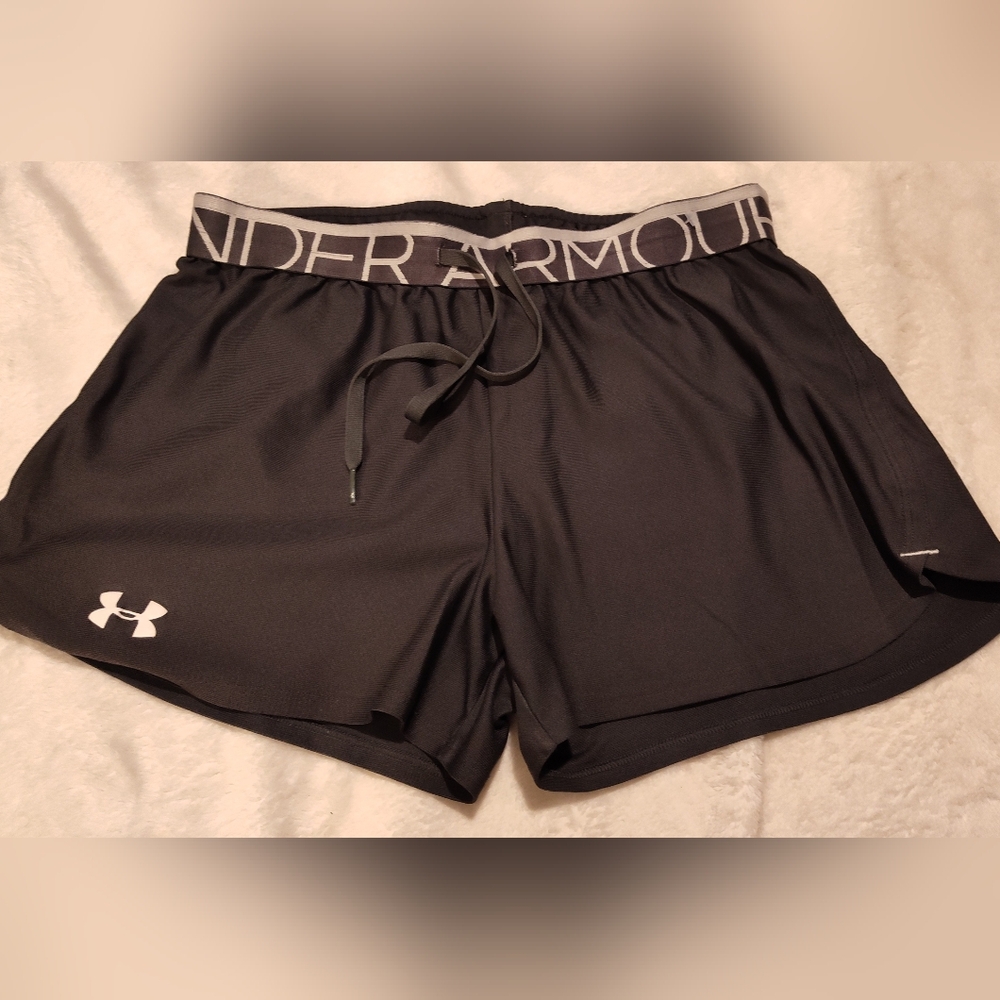 Under Armour Athletic Shorts (NO SIZE TAG, SEE MEASUREMENTS)